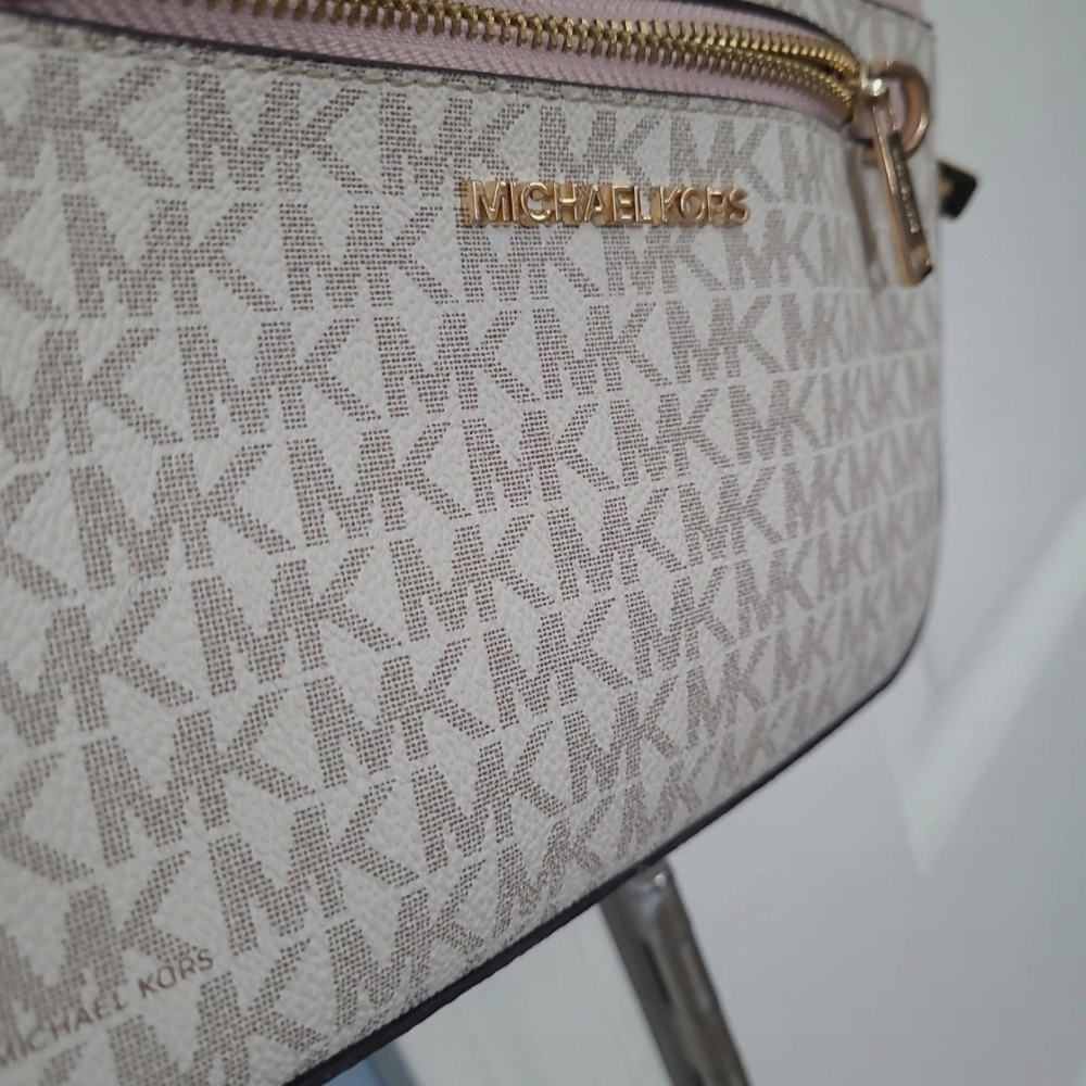 Michael Kors Pink and Cream Crossbody Bag - Picture 8 of 16